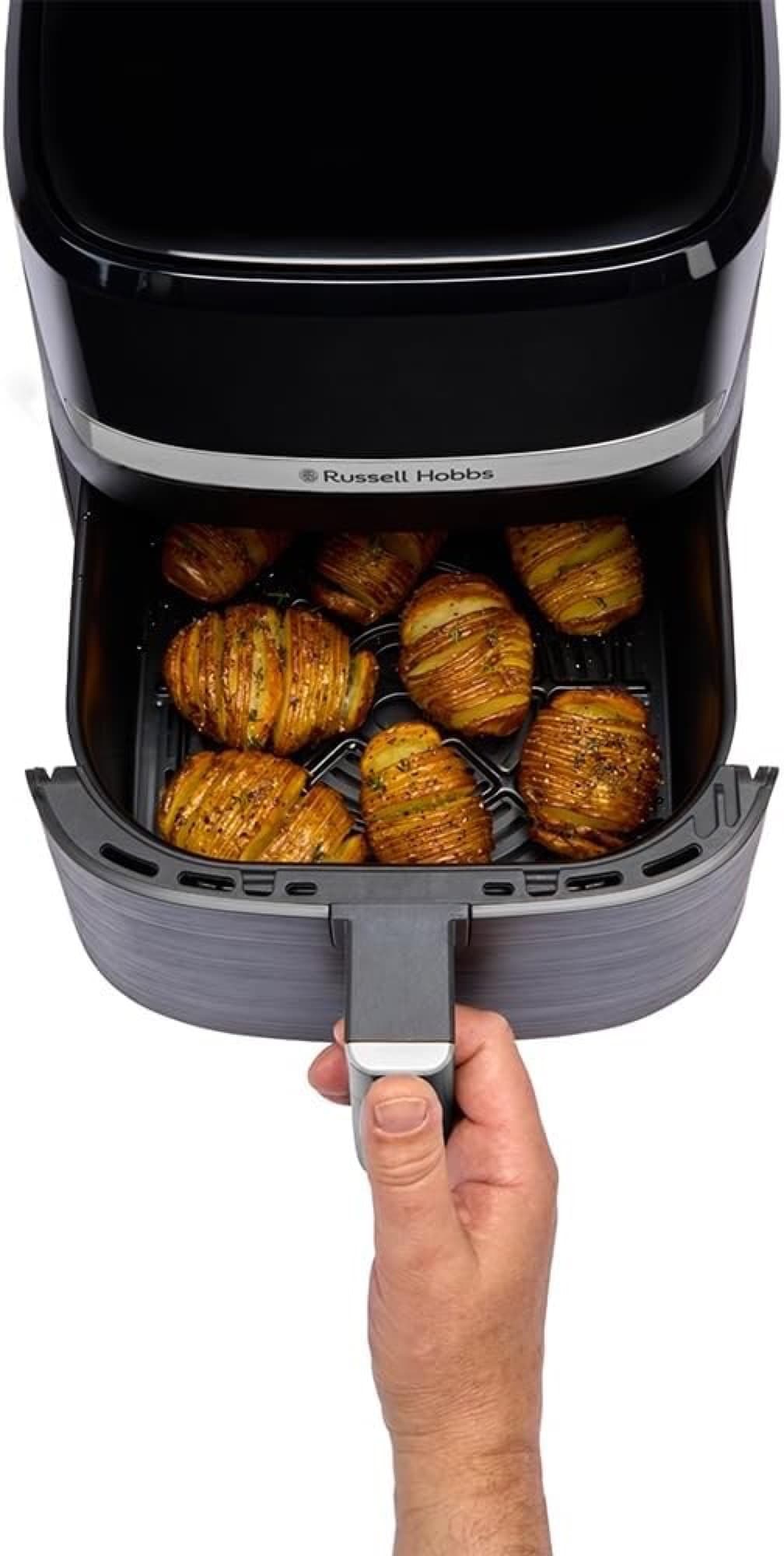 Crispy potatoes in the basket