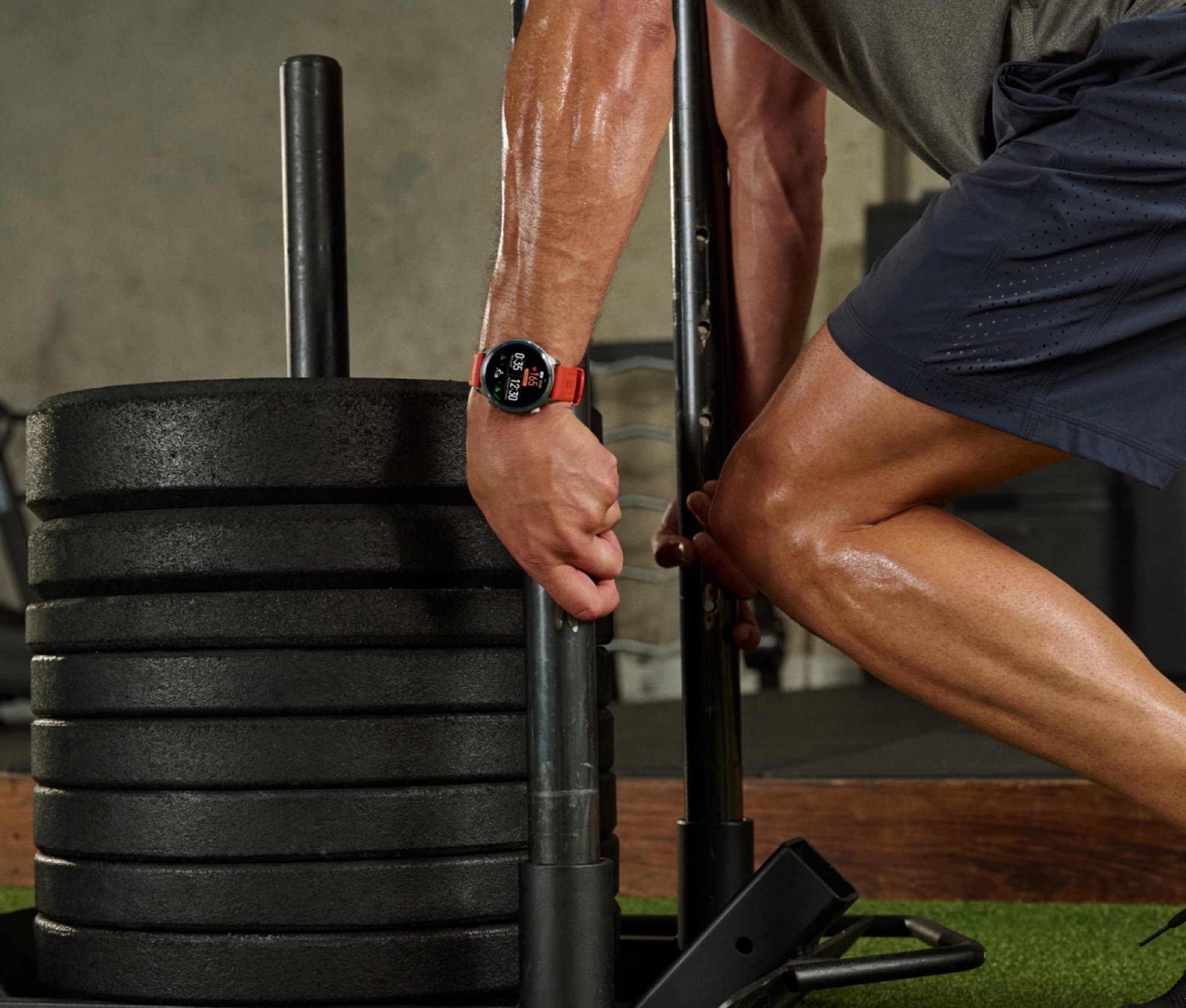 Balance 2 on the wrist during strength training