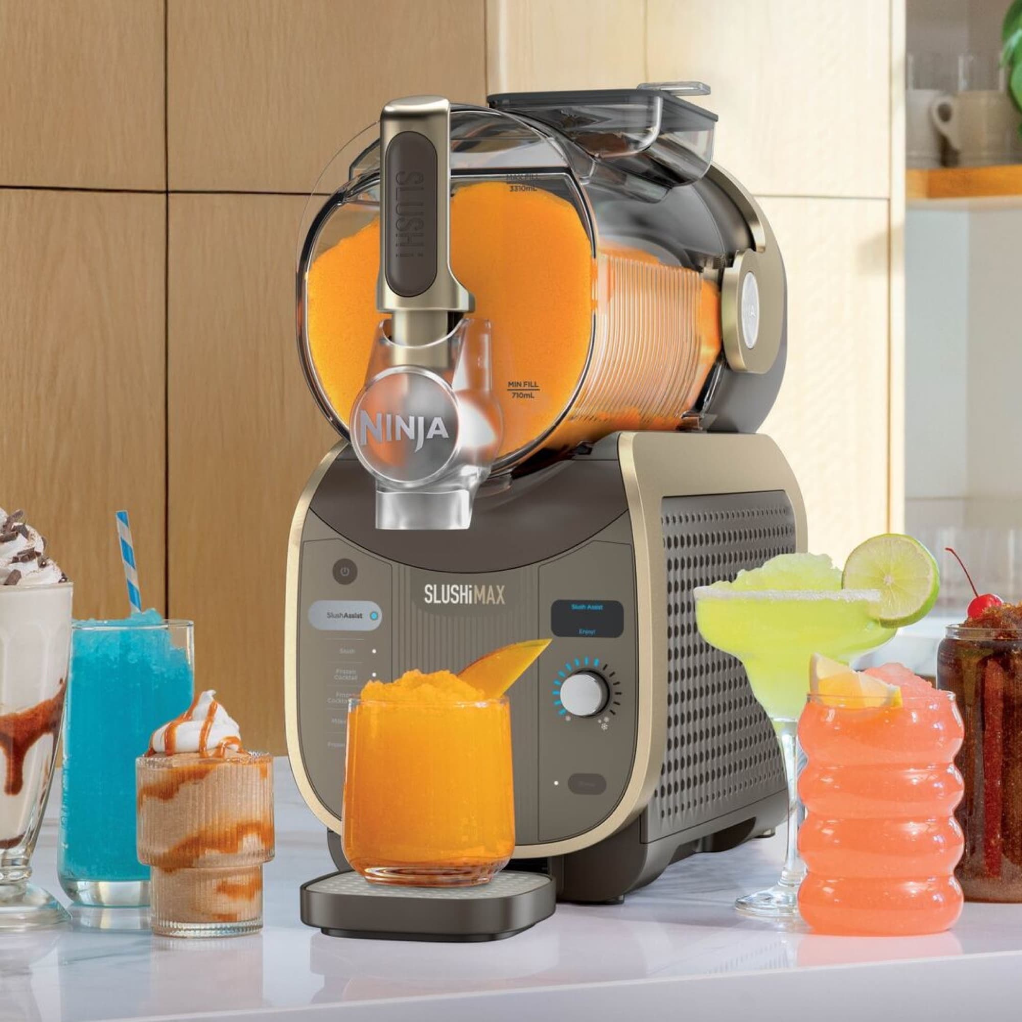 SLUSHi MAX with slush and milkshakes