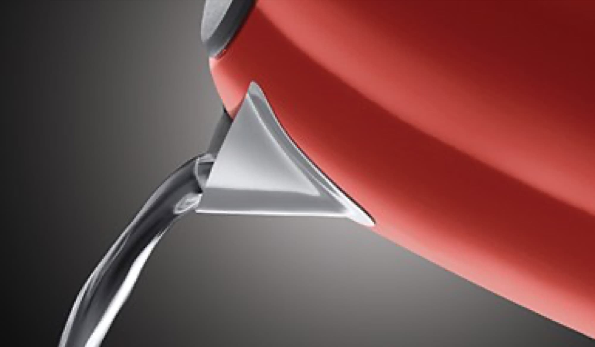 The spout pours evenly