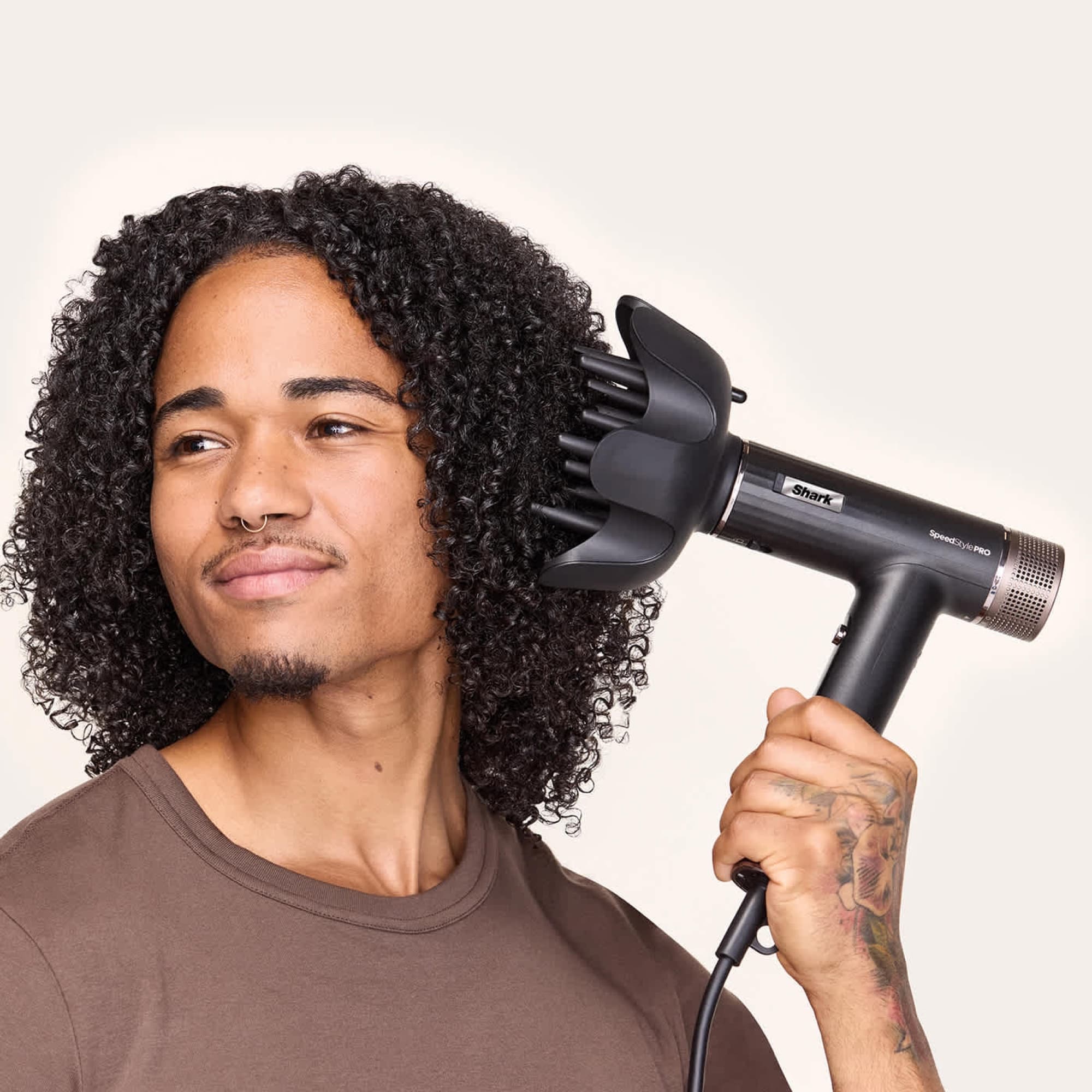 The diffuser in curly hair