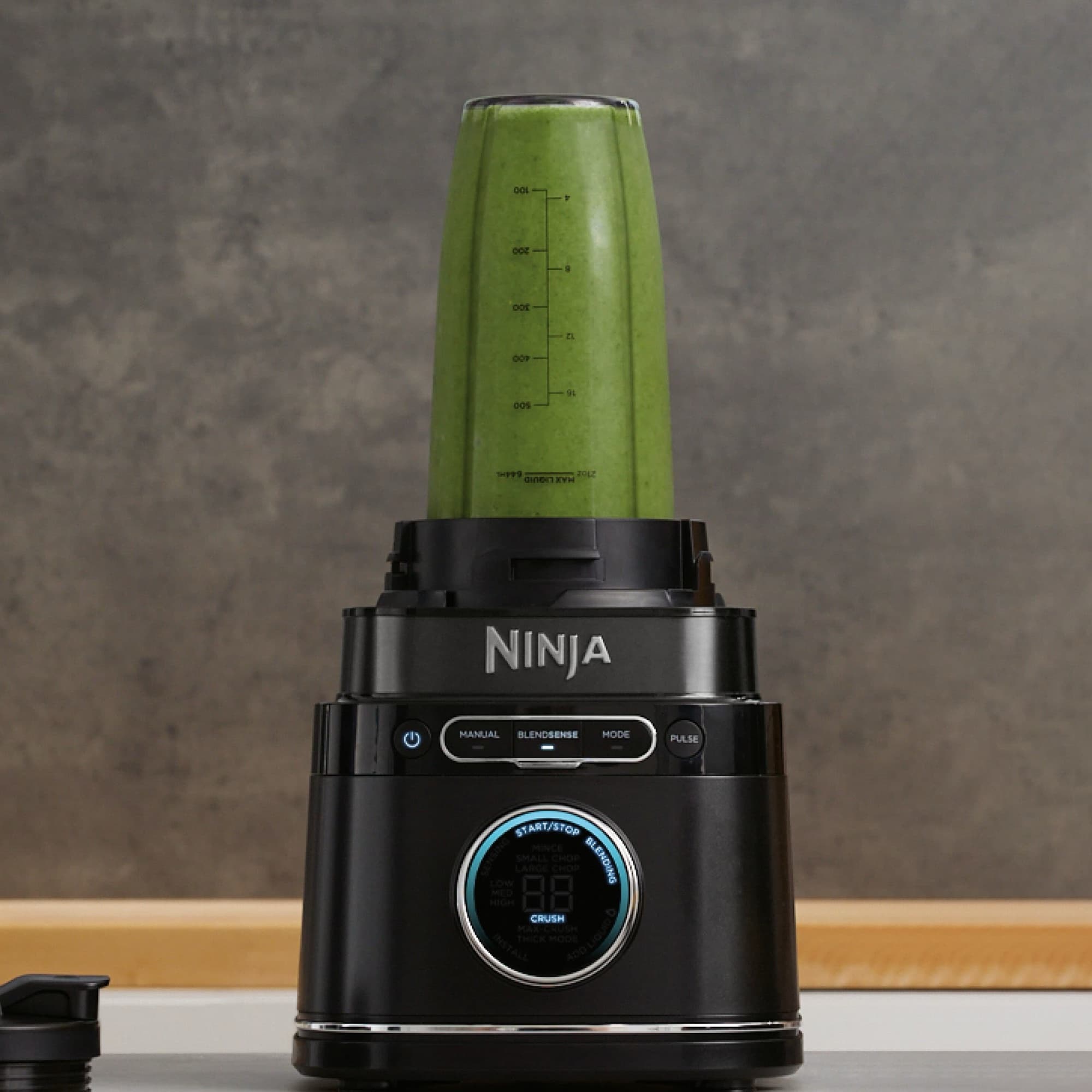 Green smoothie in the single-serve cup