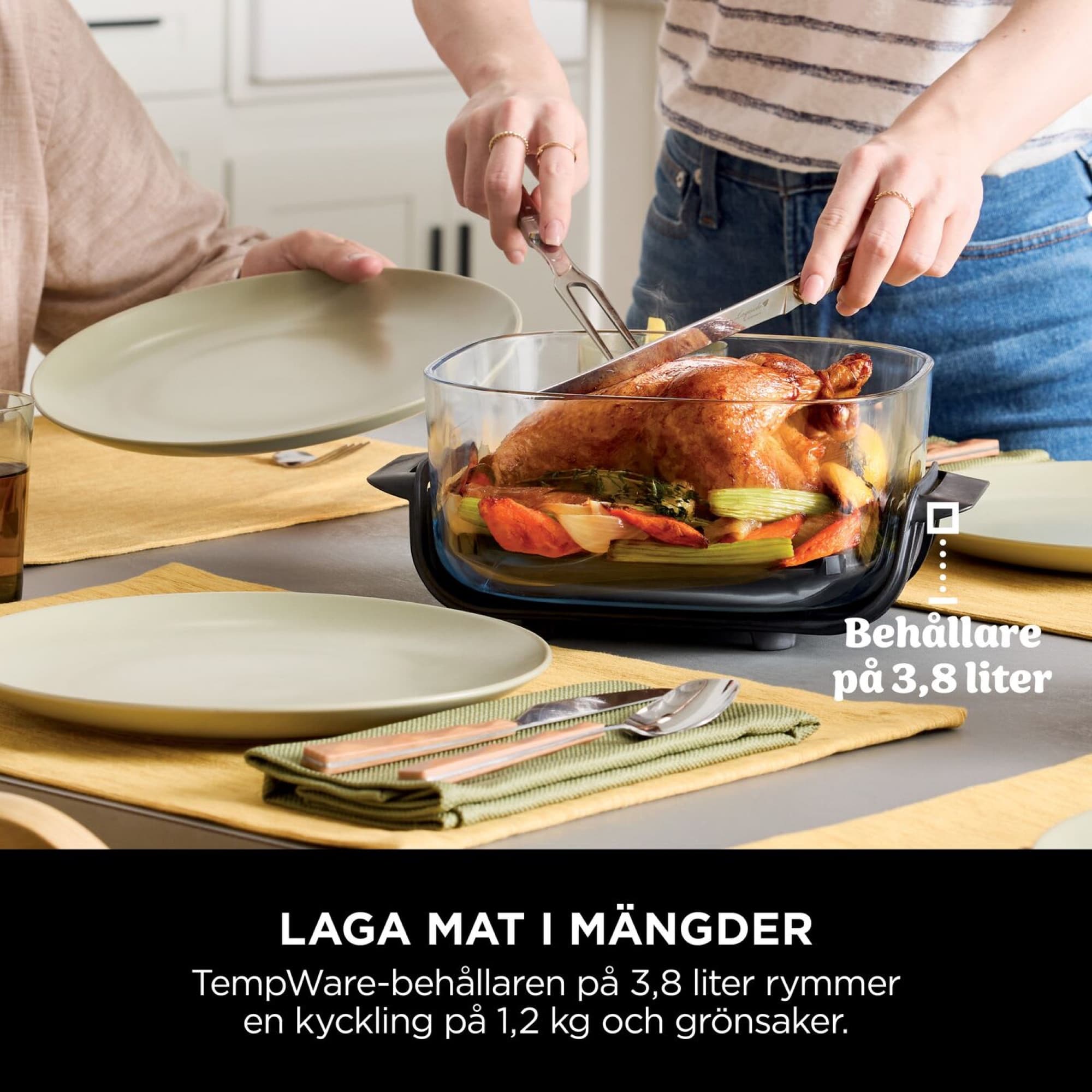 Chicken and vegetables in the large 3.8 l glass dish