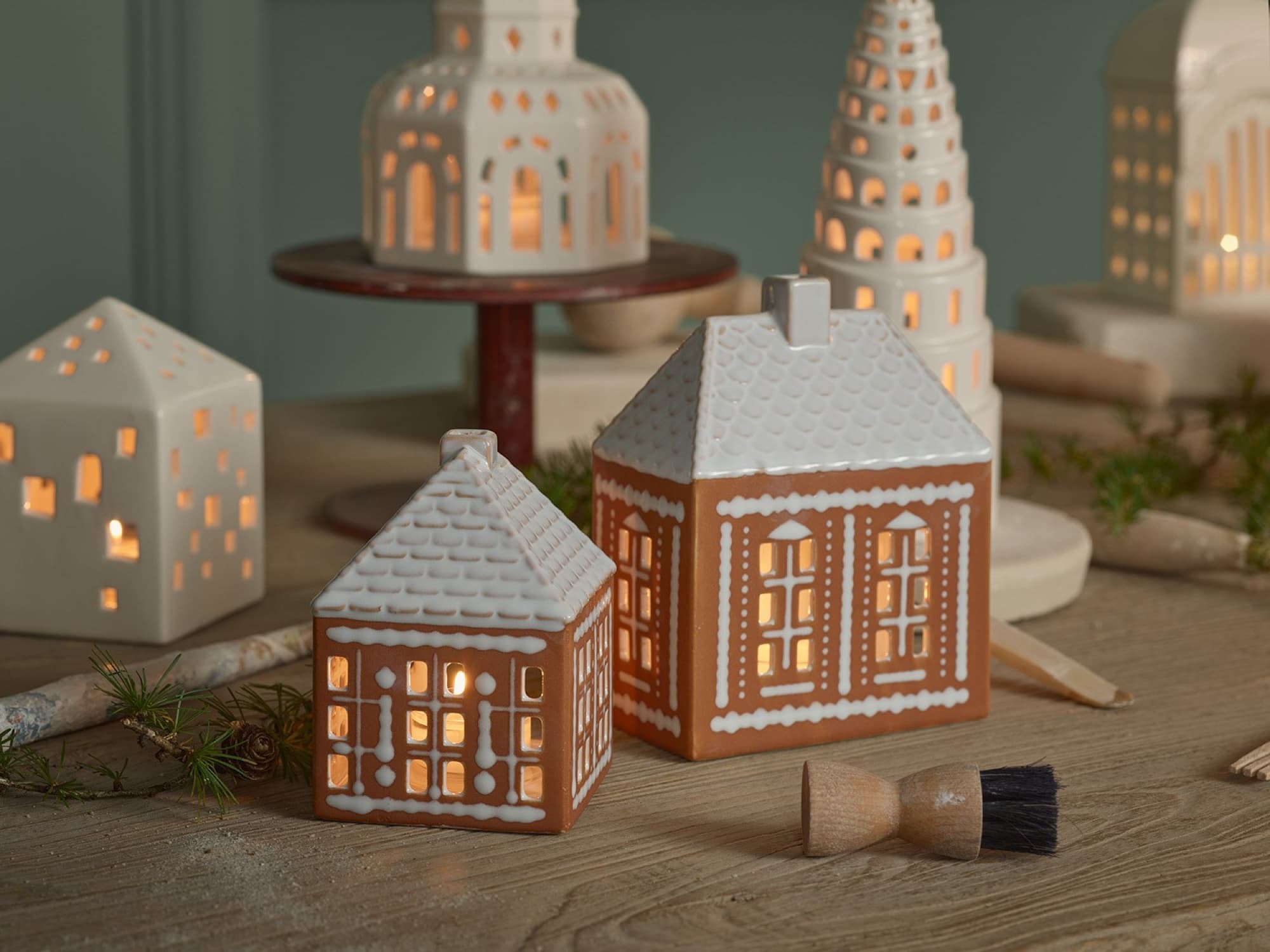 Gingerbread houses in a Christmas setting