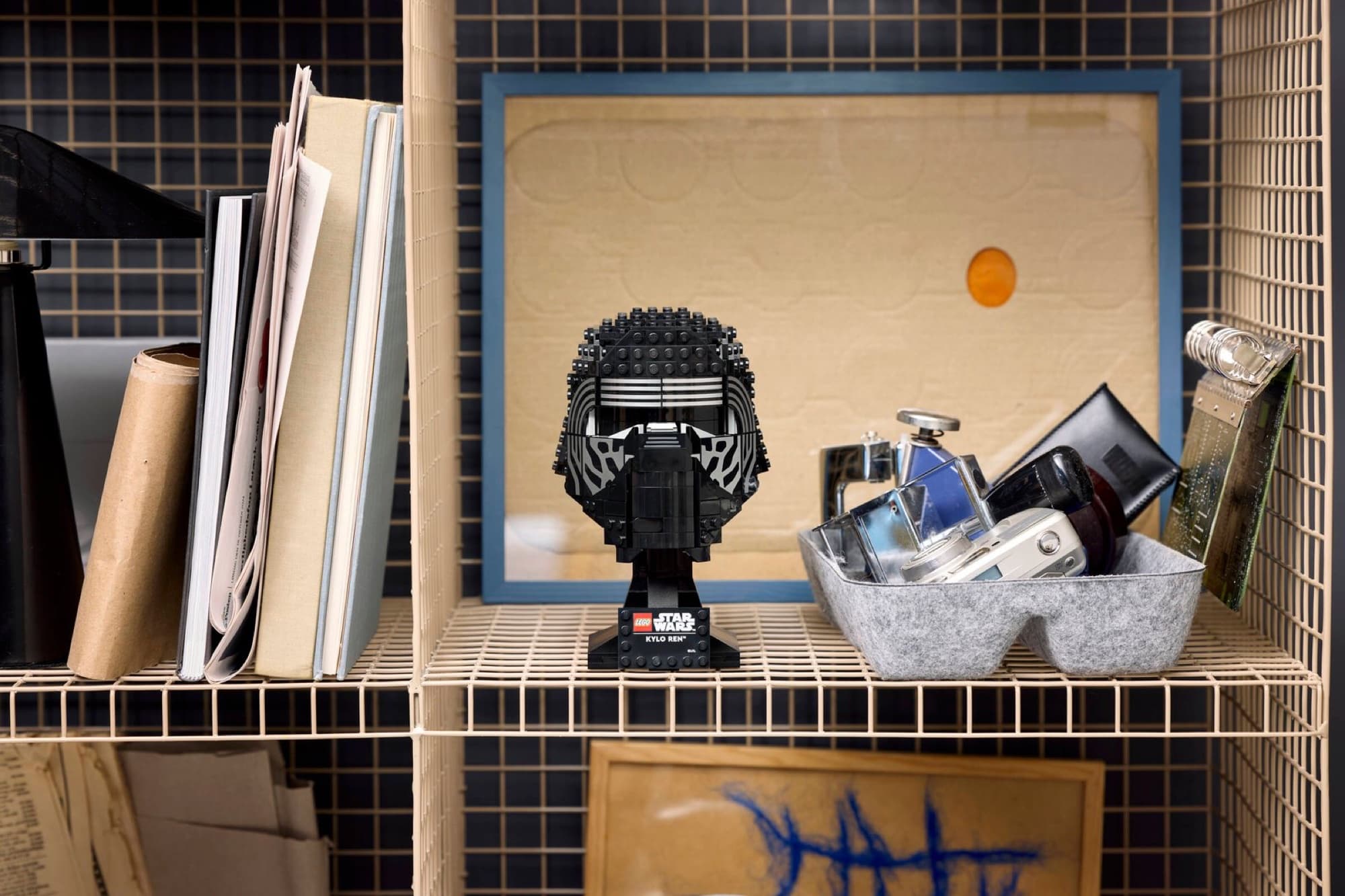 Kylo Ren's helmet being built and played with