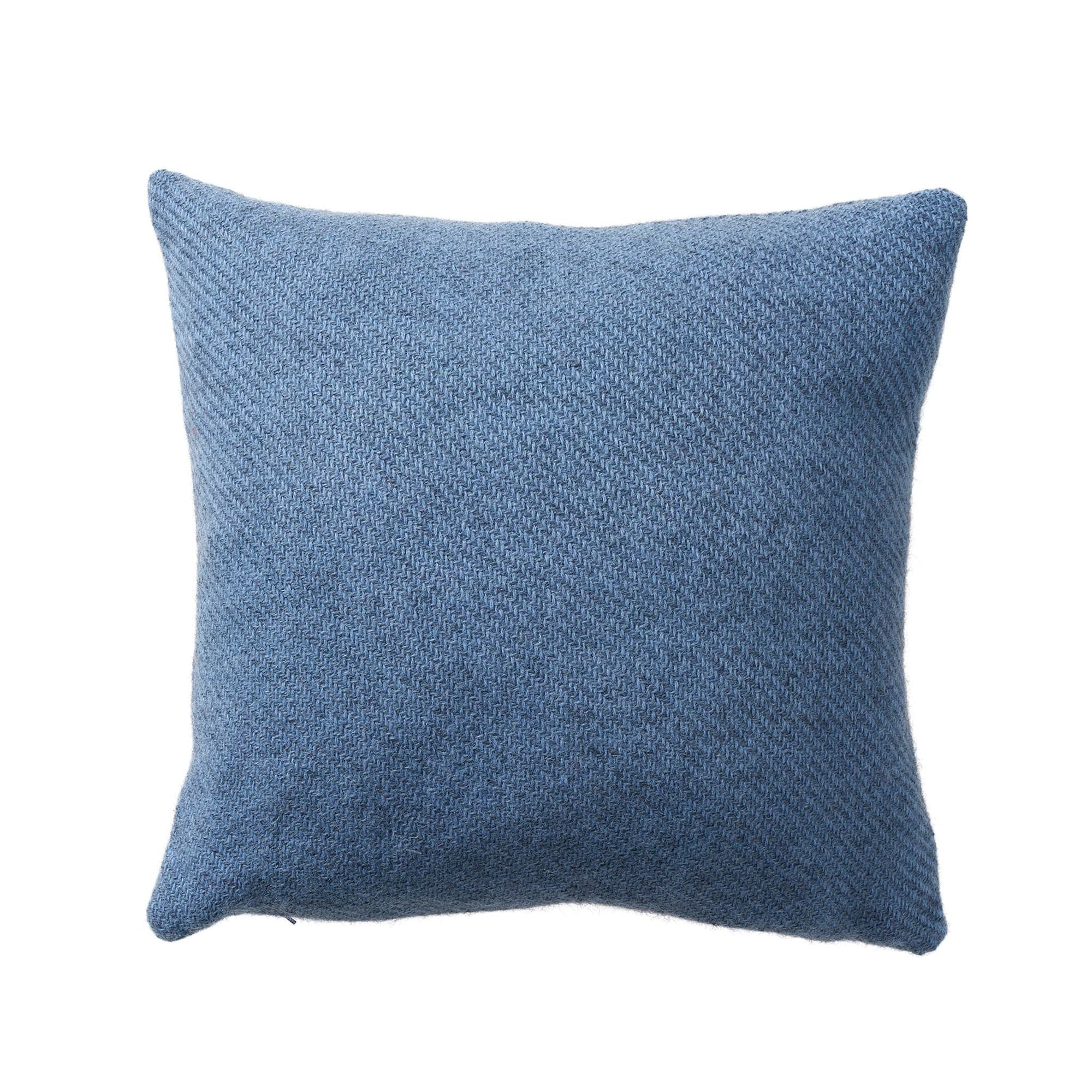 Gotland cushion cover 45 × 45 cm in Oändligt blå